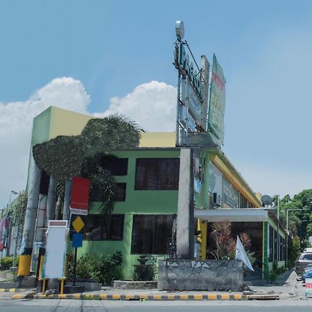 Oyo 195比南牧场酒店-员工已接种疫苗 Binan 外观 照片